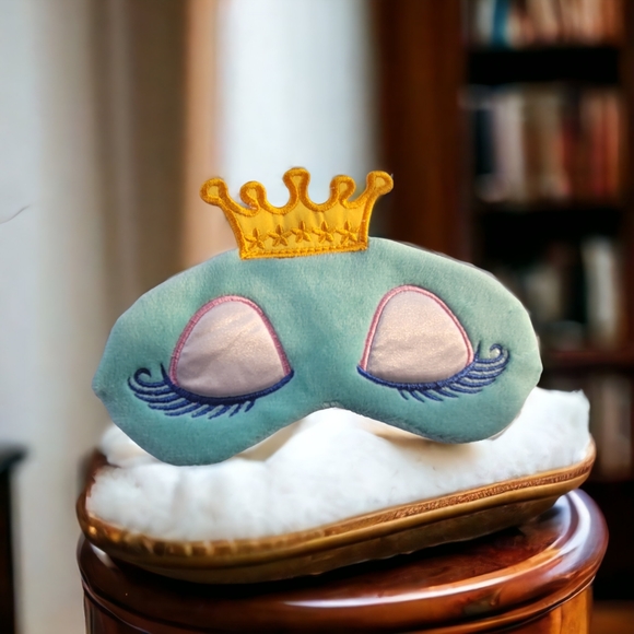 COPY - PRINCESS EYES & CROWN SLEEP MASK - Picture 2 of 3